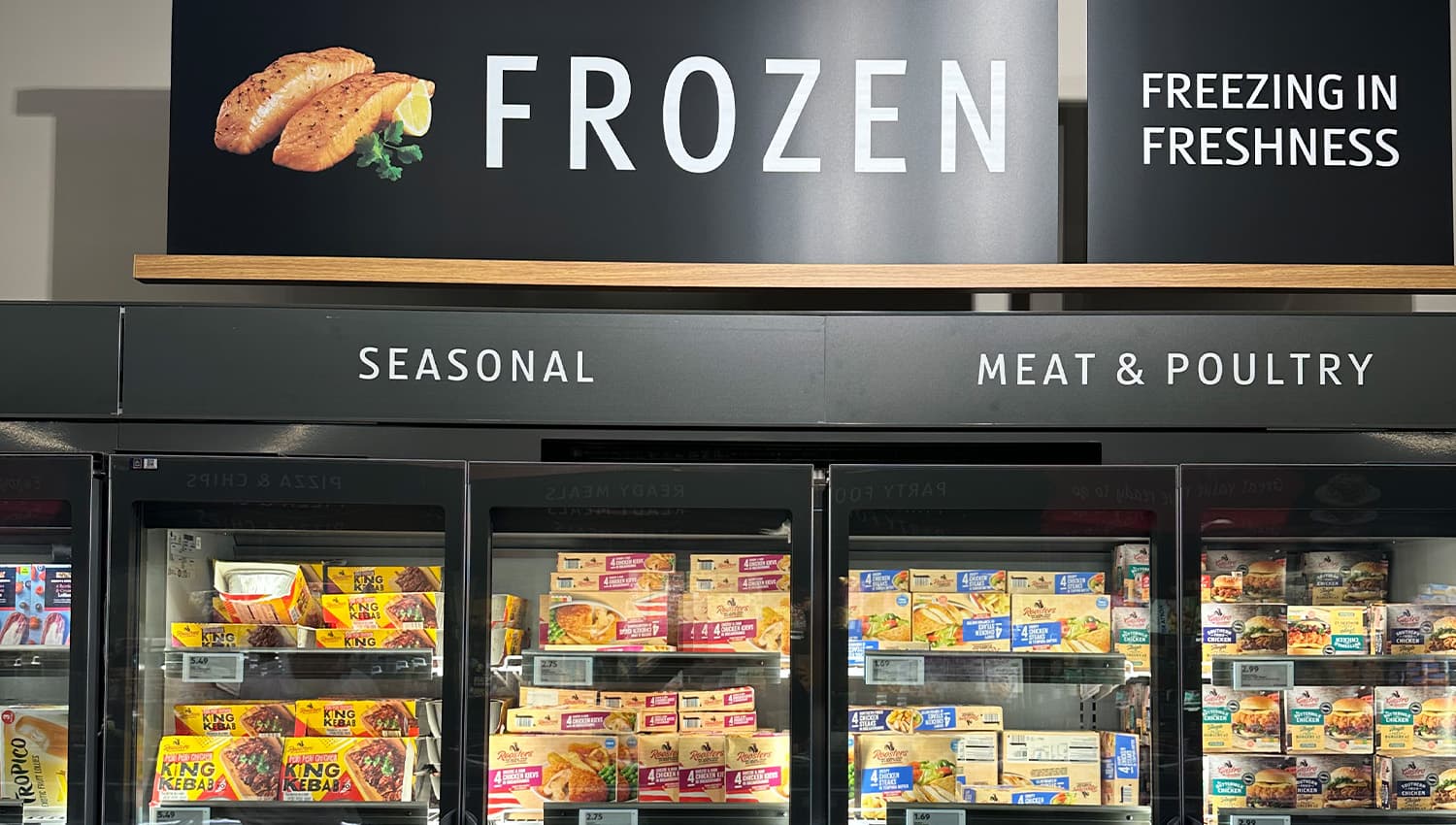 Supermarkt Kühlregal innen